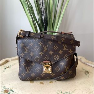 Louis Vuitton “Pochette Métis” Monogram
